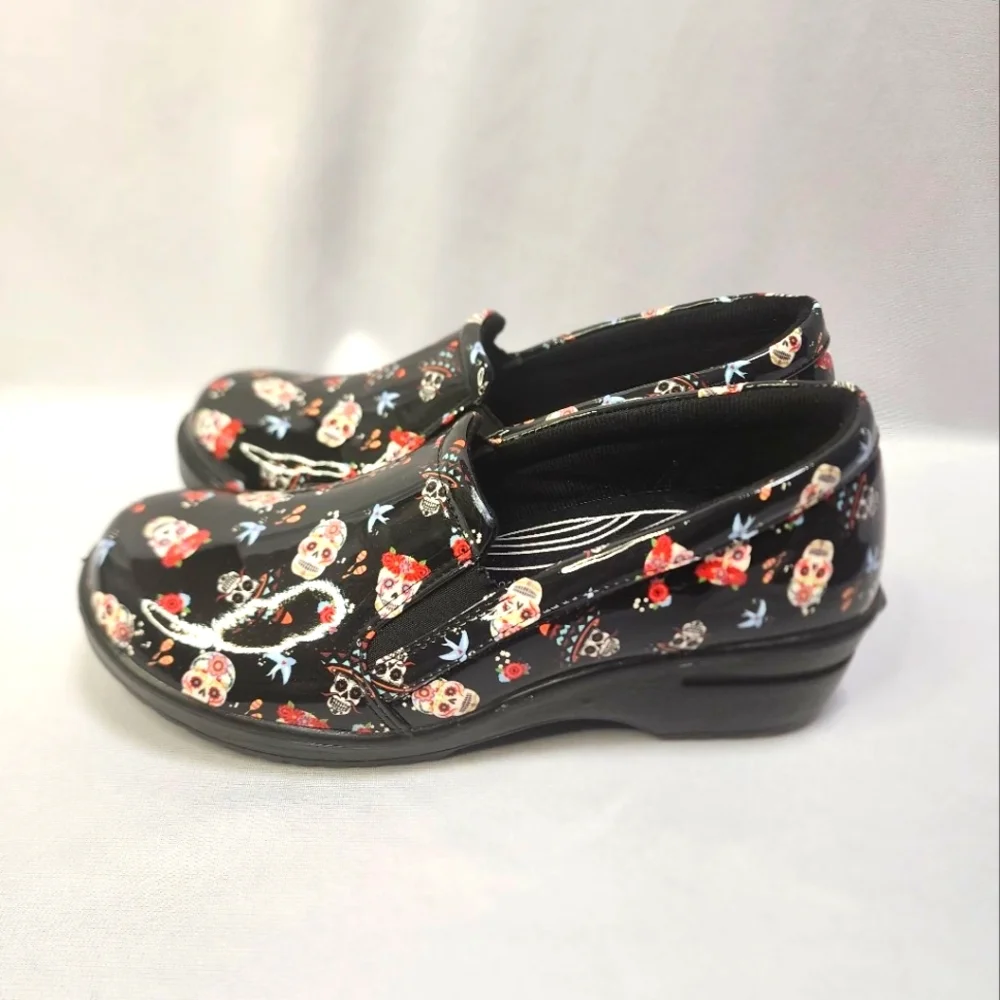 Easy Works By Easy Street Women's Black Skull Shoes - Picture 6 of 15